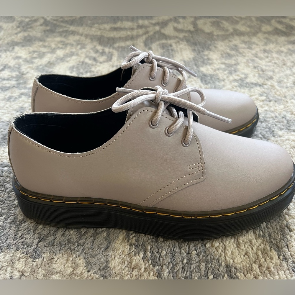 Brand NEW Dr Marten Oxford with vintage taupe pisa